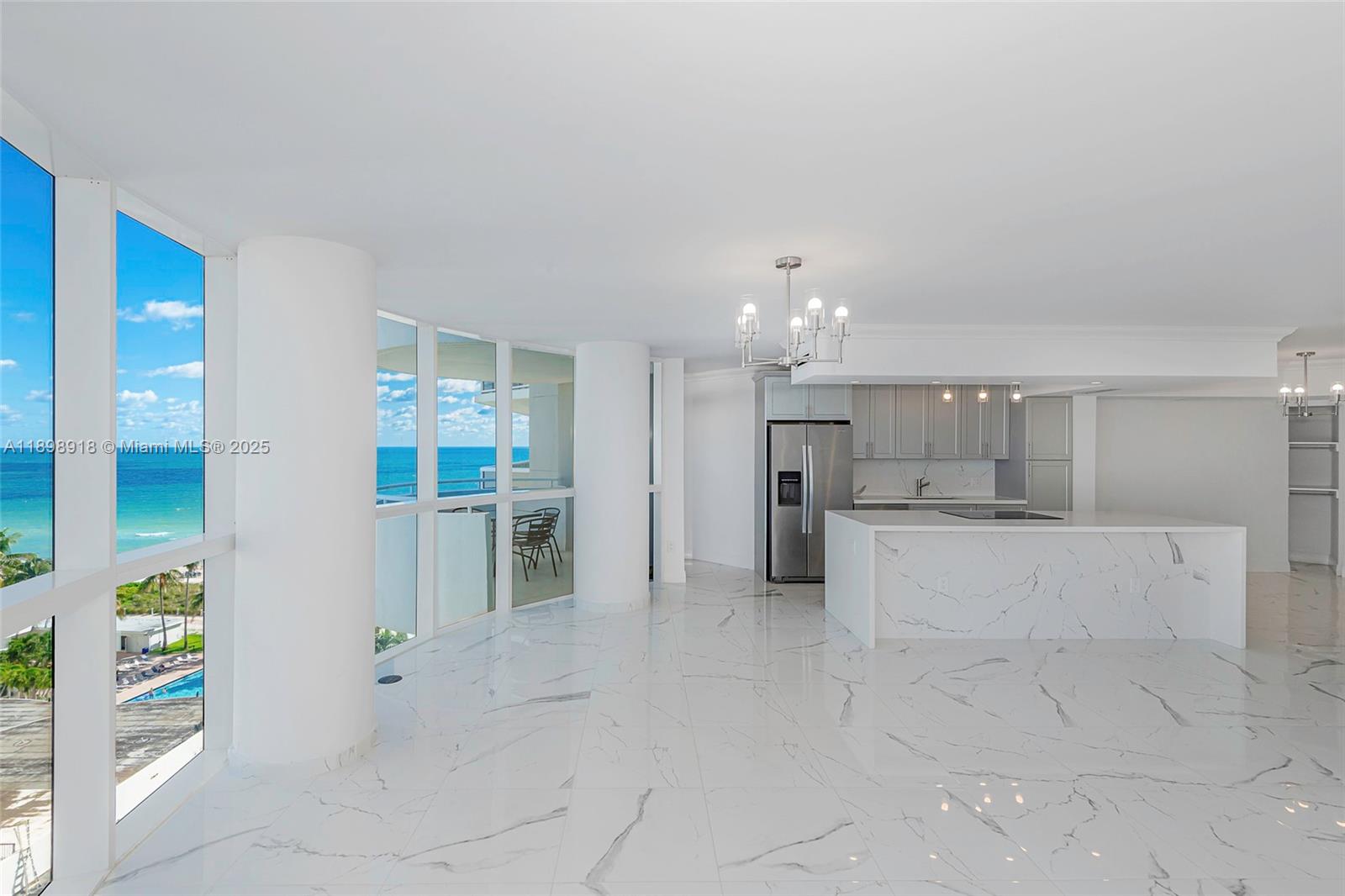 image La Gorce Palace Condo7