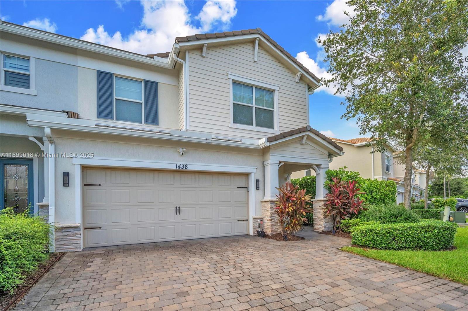 1436 Silk Oak Dr