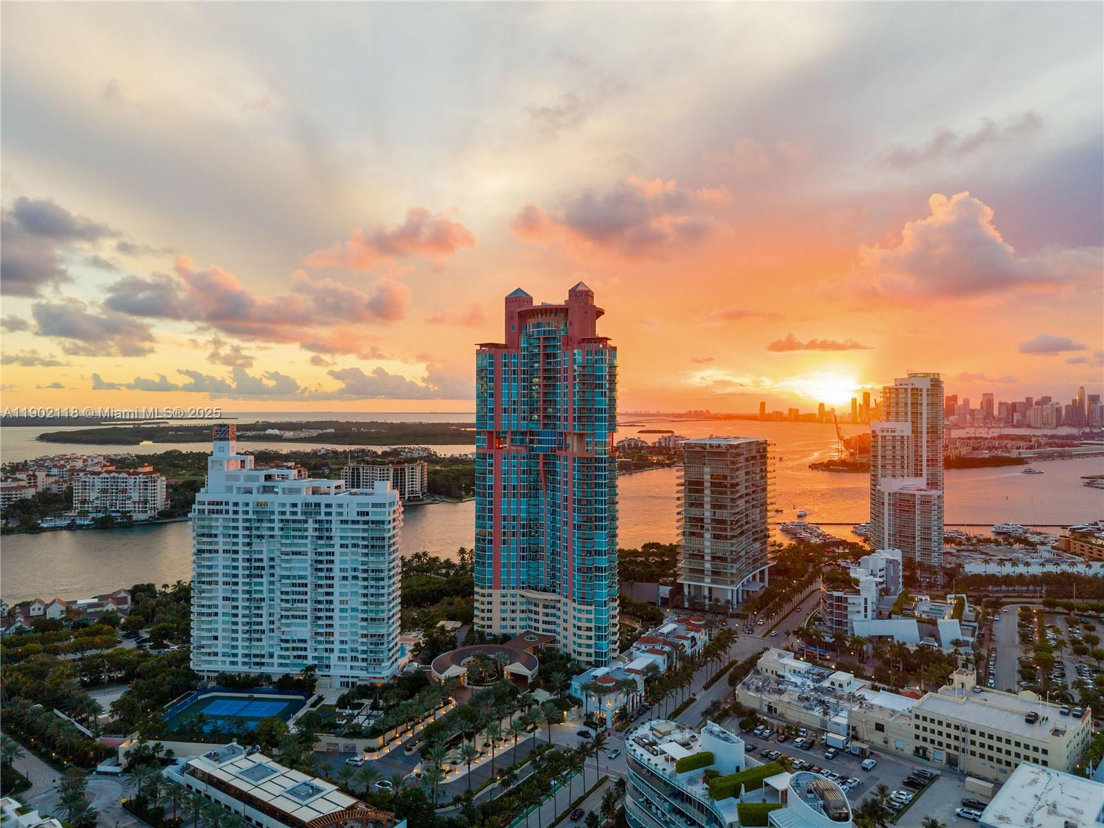 300 S Pointe Dr #TH 3103 Miami Beach, FL 33139