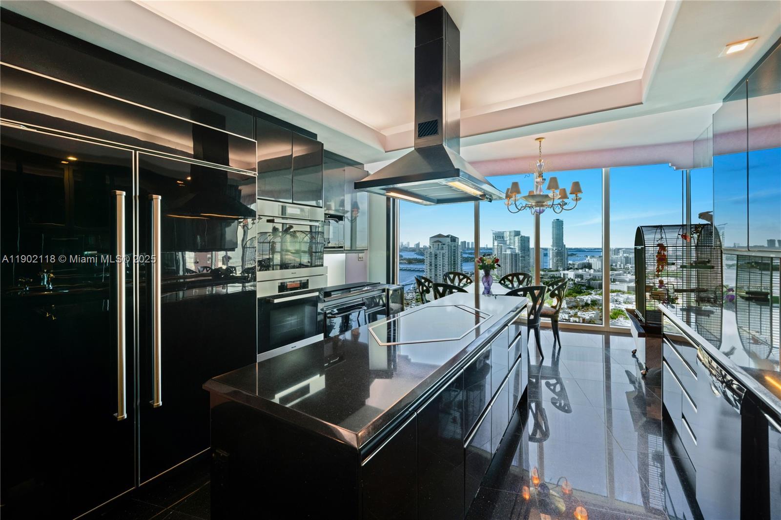 300 S Pointe Dr #TH 3103 Miami Beach, FL 33139