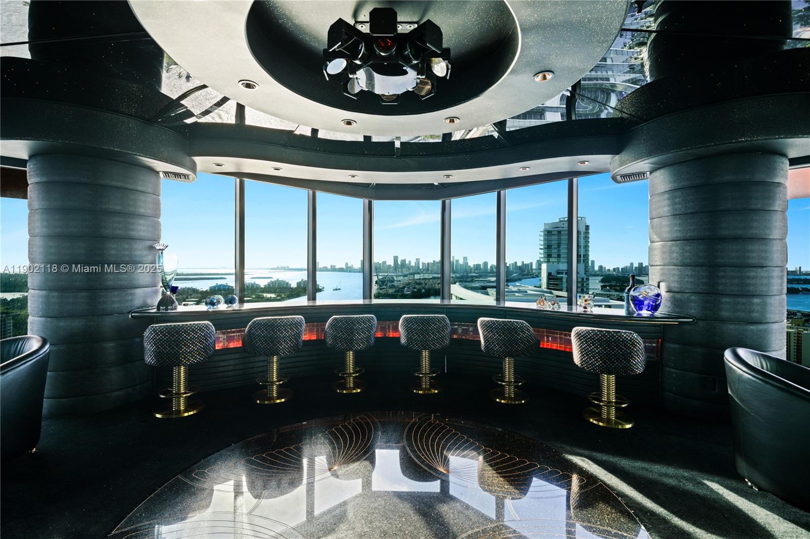 300 S Pointe Dr #TH 3103 Miami Beach, FL 33139