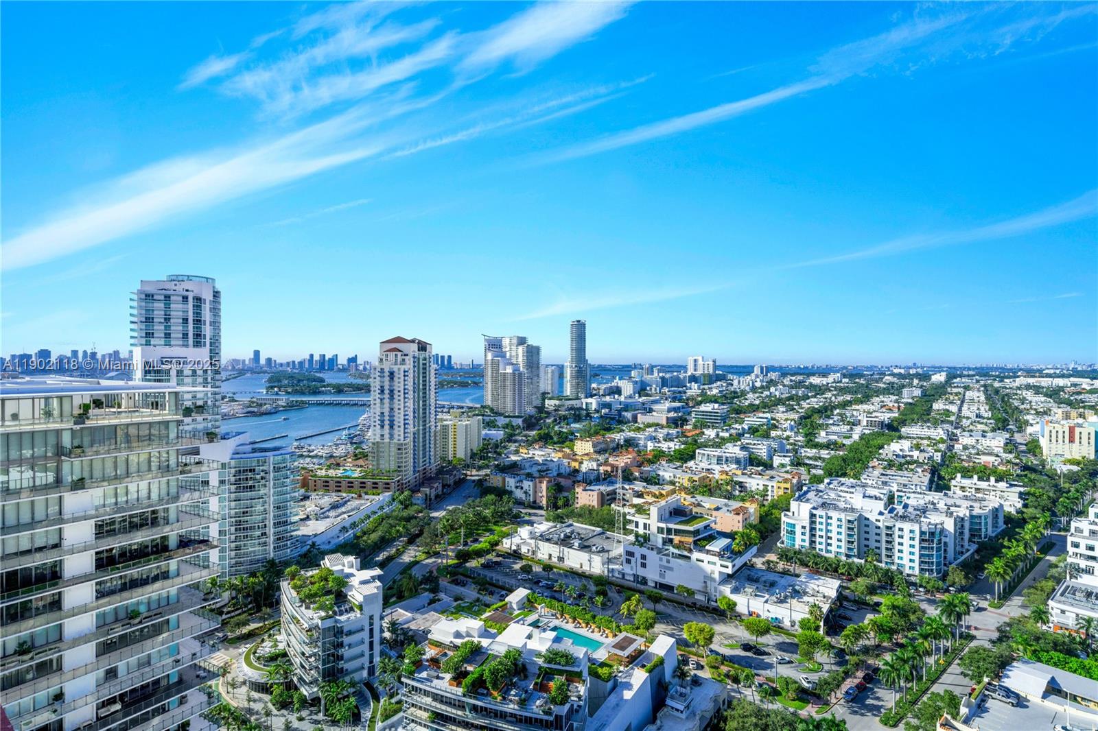 300 S Pointe Dr #TH 3103 Miami Beach, FL 33139