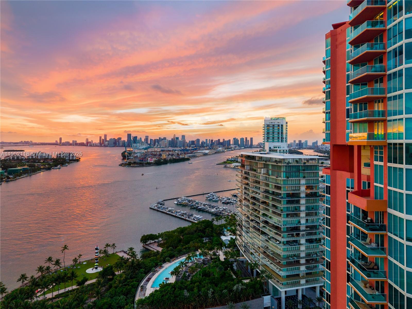 300 S Pointe Dr #TH 3103 Miami Beach, FL 33139