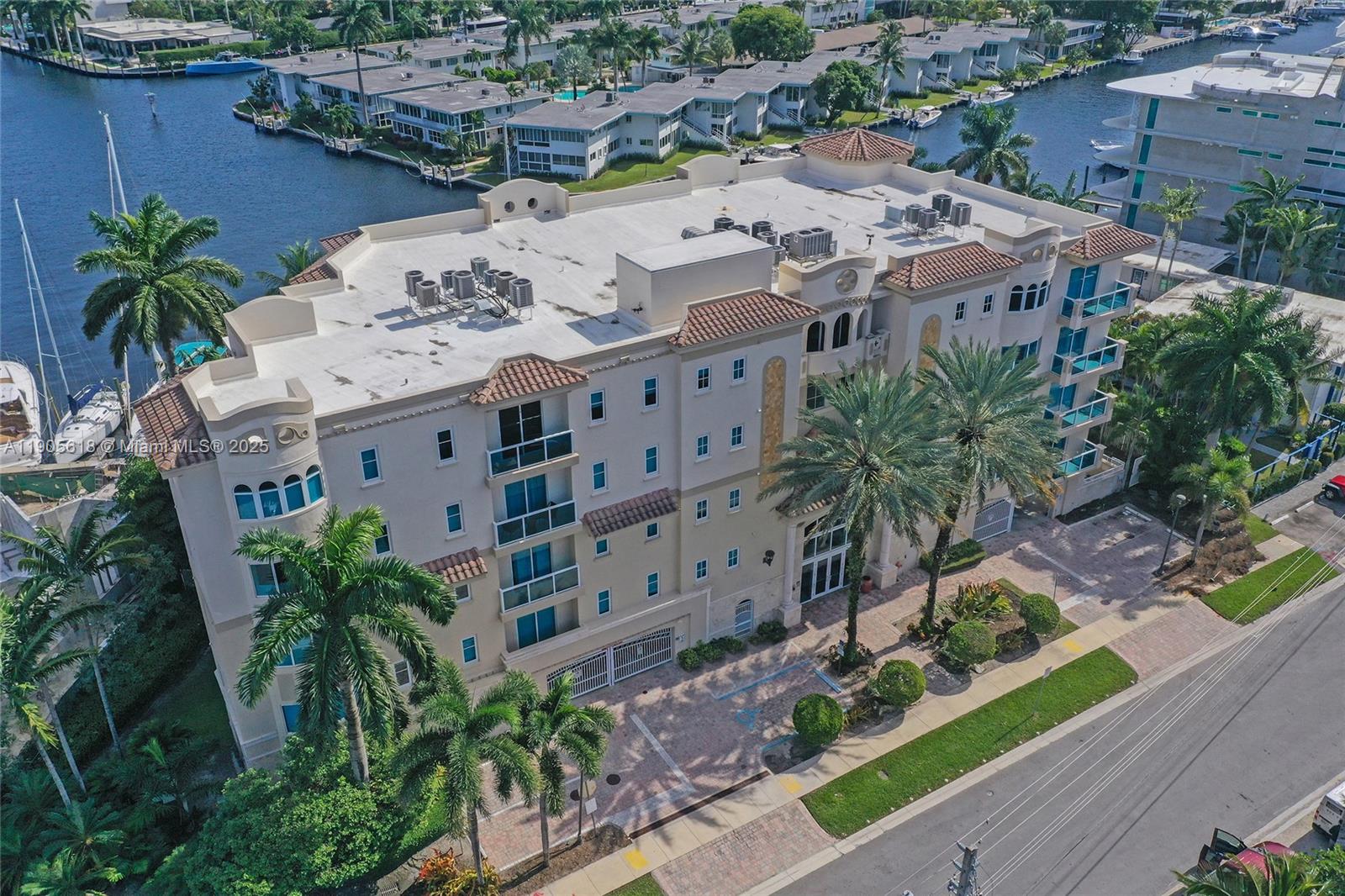 516 Hendricks Isle #2C