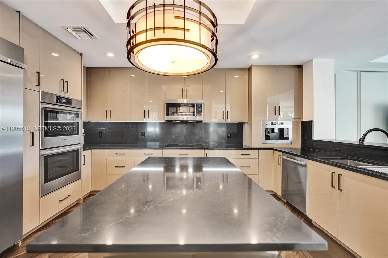 516 Hendricks Isle #2C Fort Lauderdale, FL 33301