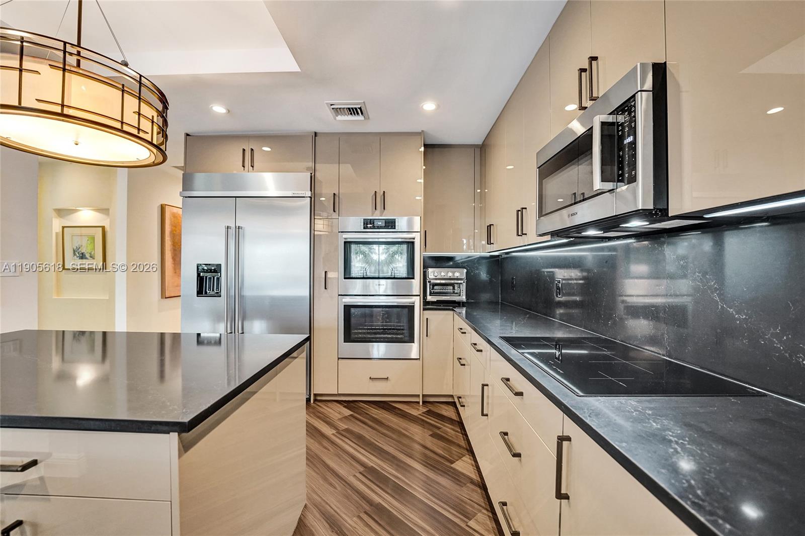 516 Hendricks Isle #2C Fort Lauderdale, FL 33301