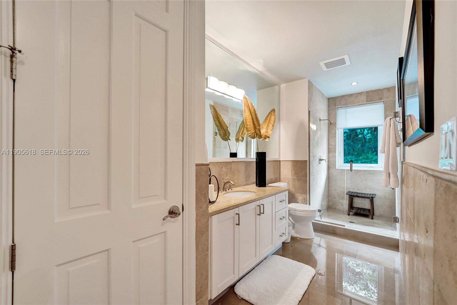 516 Hendricks Isle #2C Fort Lauderdale, FL 33301