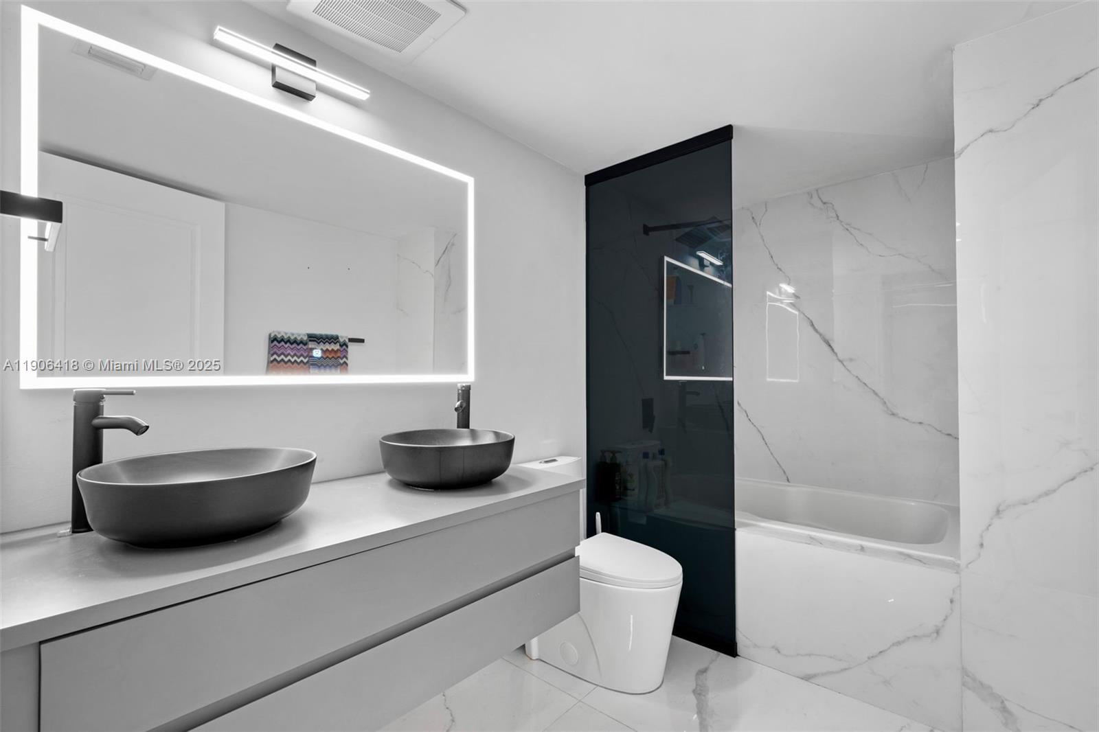 image Platinum Condominium10