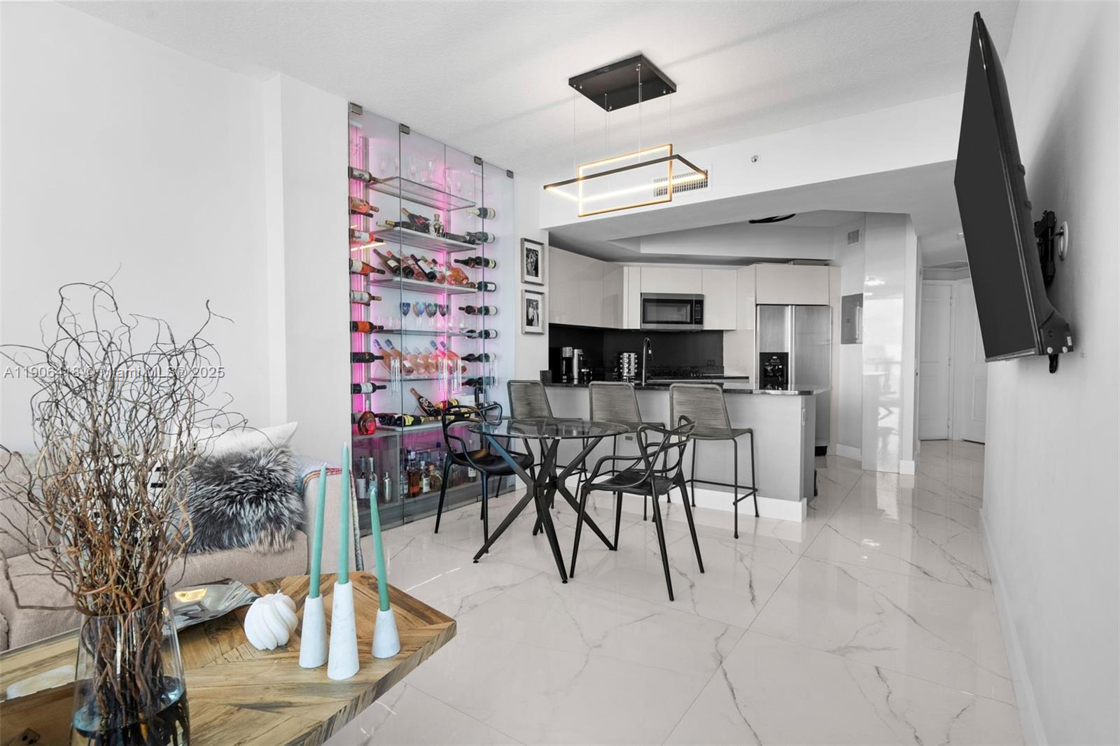 image Platinum Condominium4