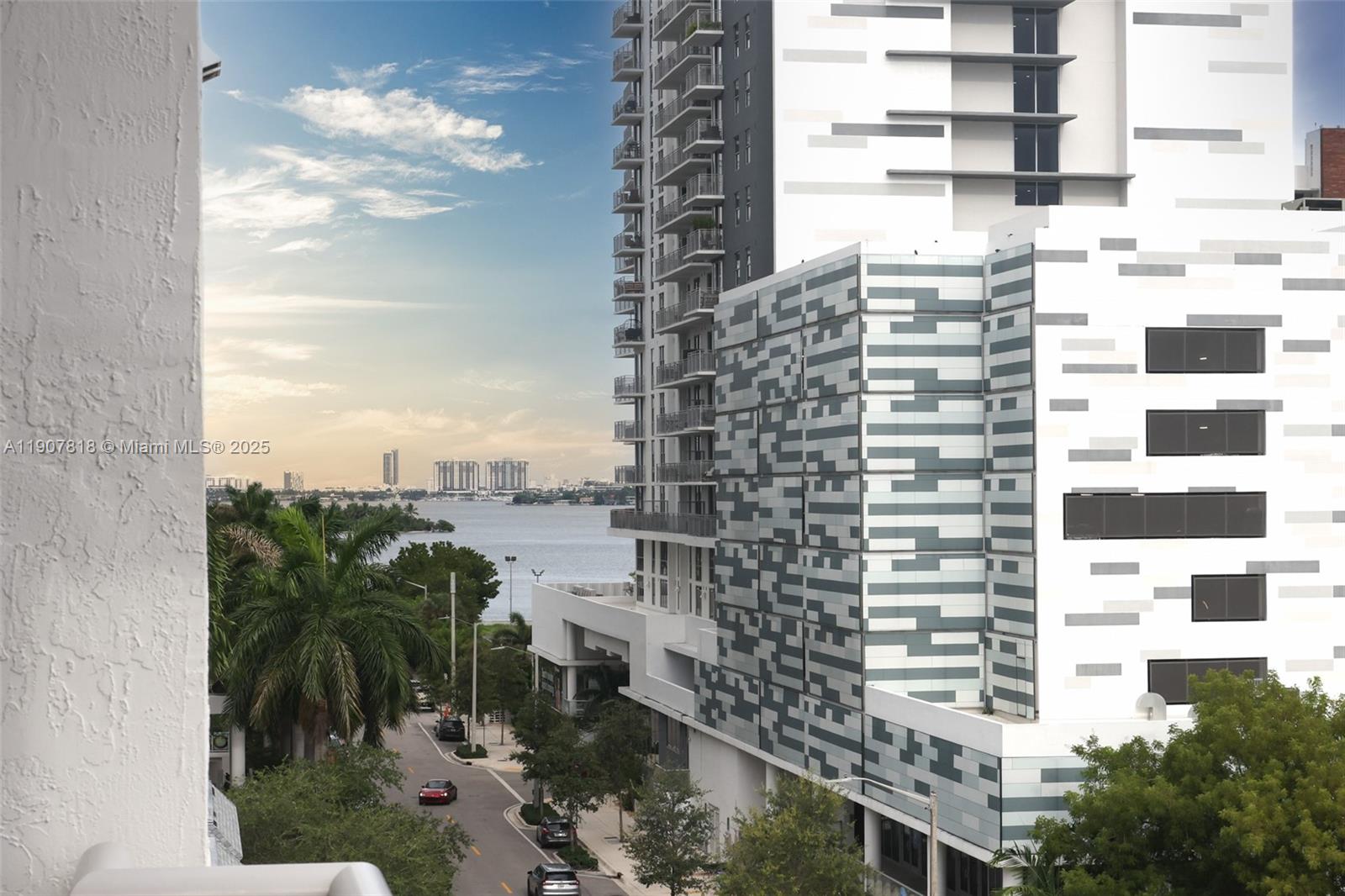 2200 NE 4th Ave #501