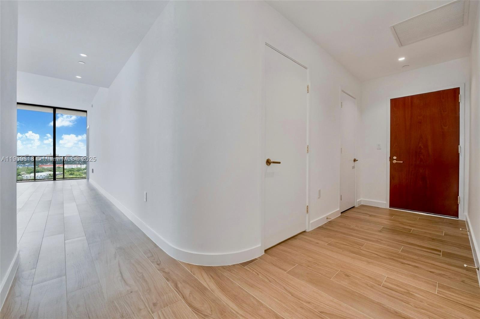 2678 Tigertail Ave #1501 Miami, FL 33133