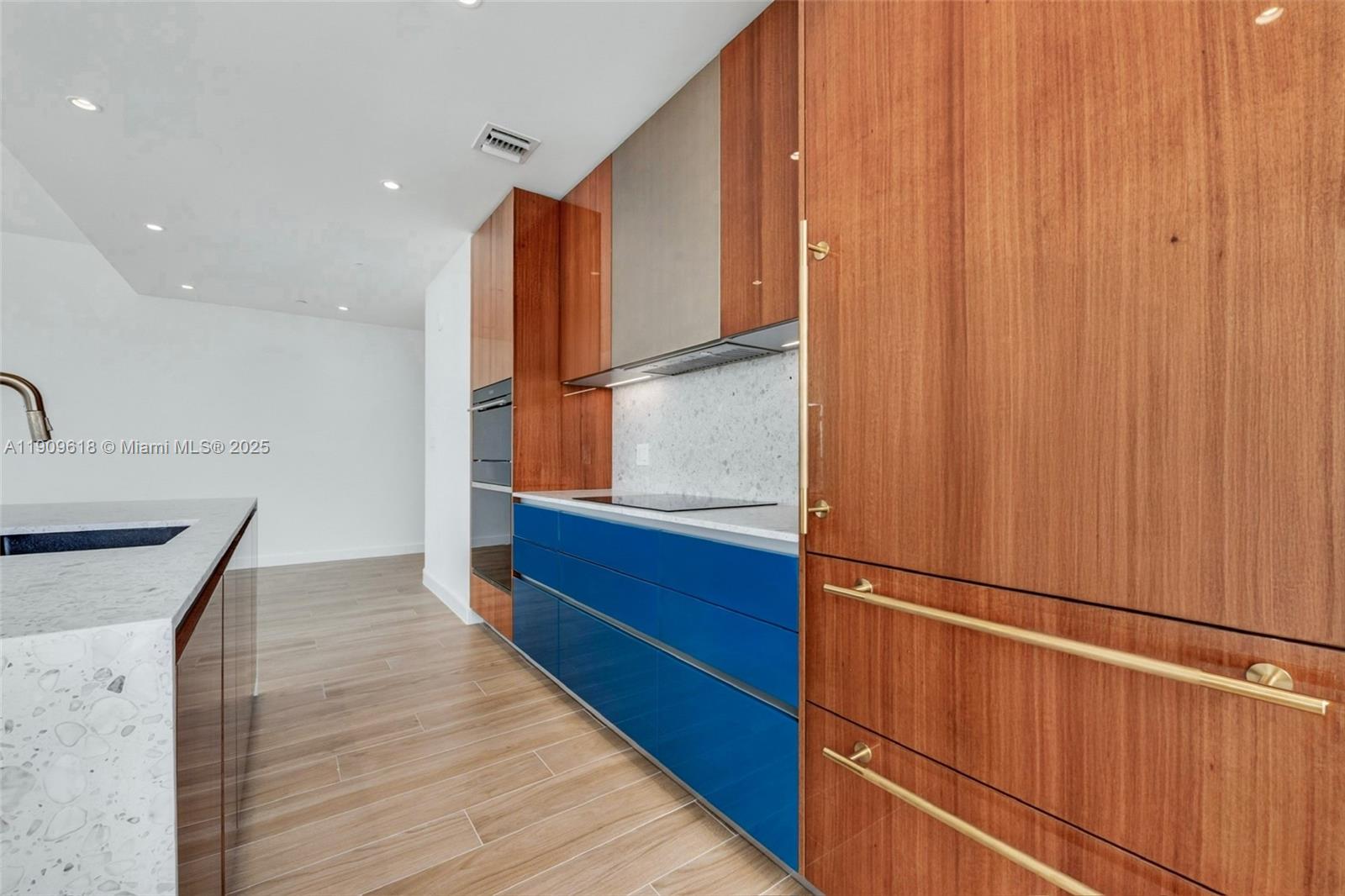 2678 Tigertail Ave #1501 Miami, FL 33133