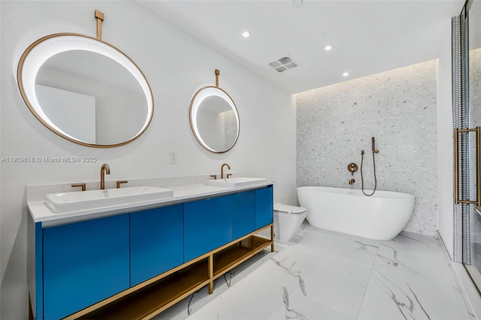 2678 Tigertail Ave #1501 Miami, FL 33133