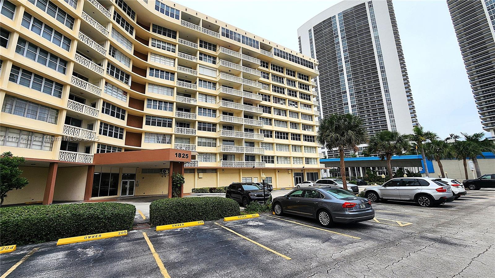1825 S Ocean Dr #209