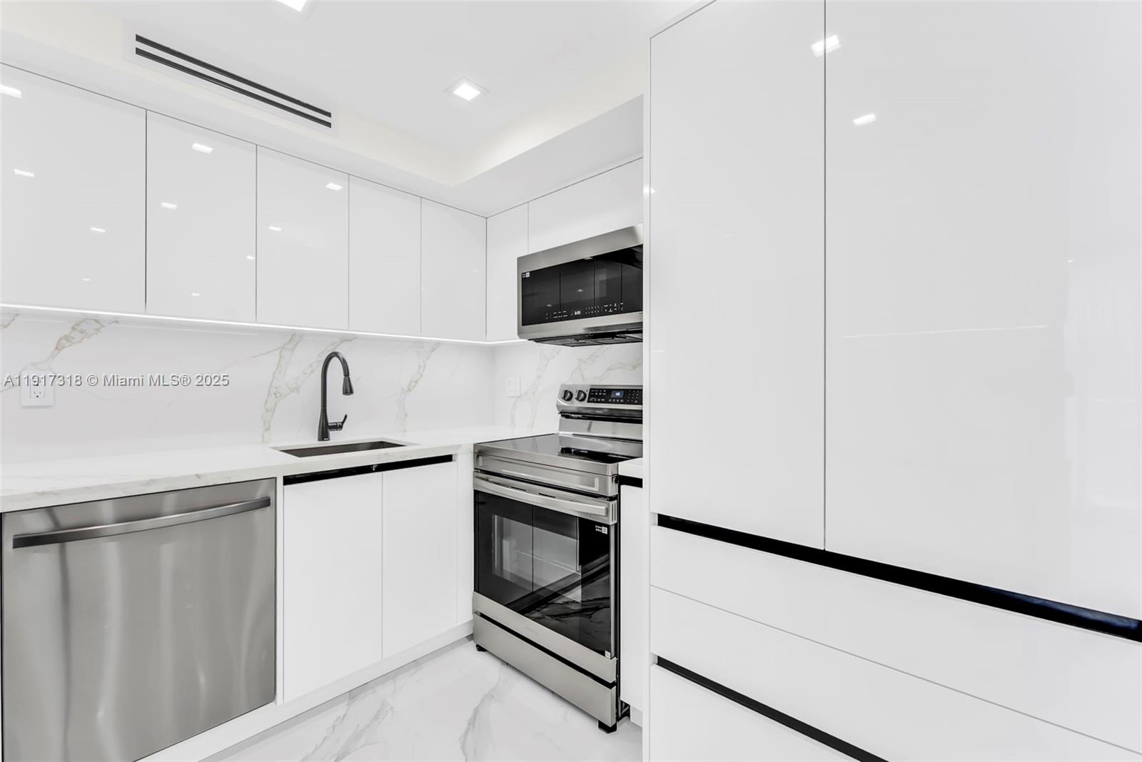 251 174th St #1414 Sunny Isles Beach, FL 33160