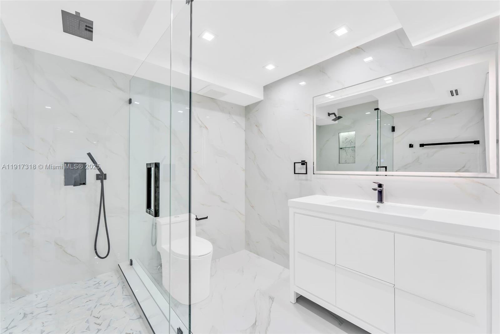 251 174th St #1414 Sunny Isles Beach, FL 33160