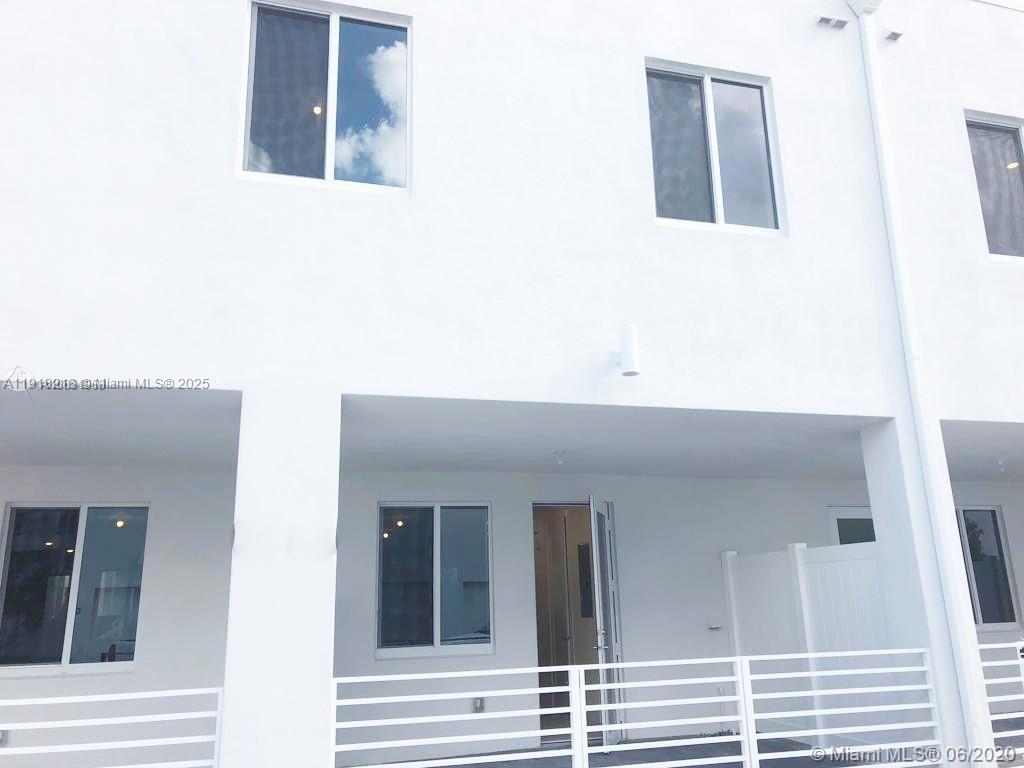 10229 NW 64th Ter #107