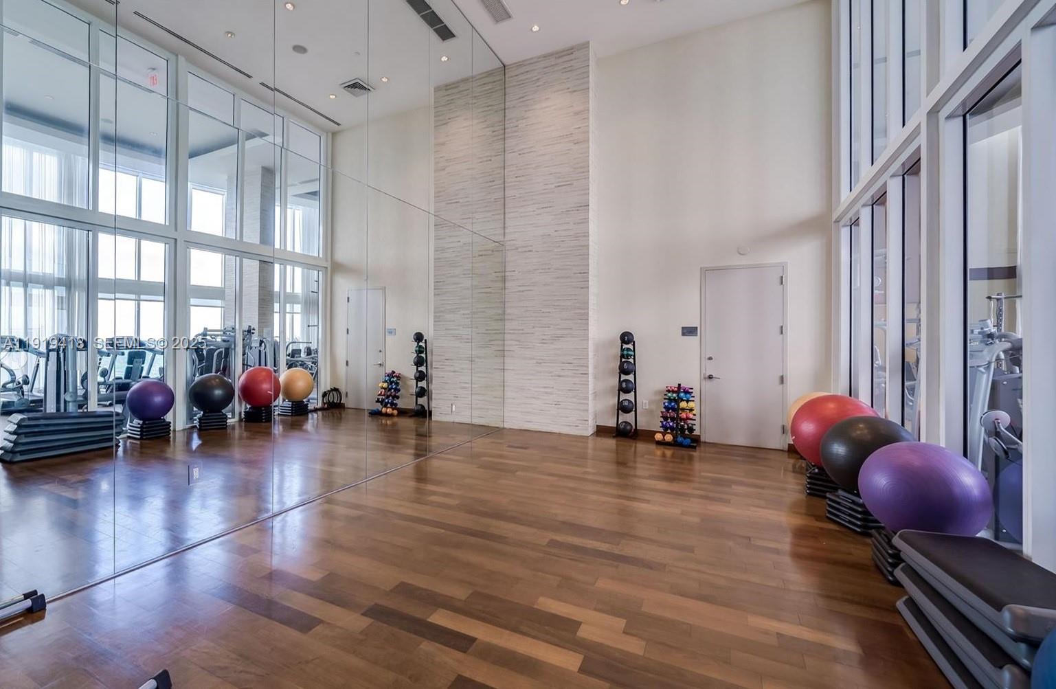 image Trump Tower I43