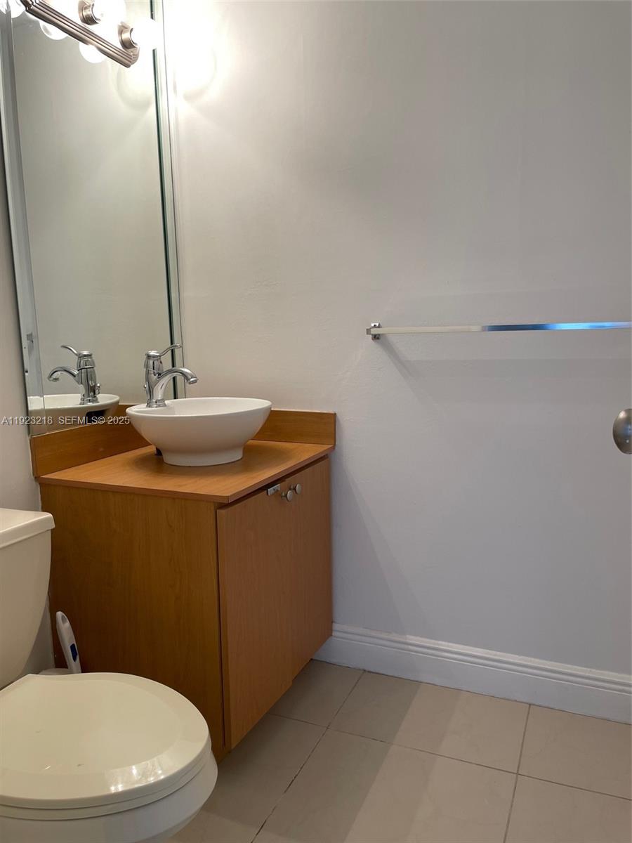 Undisclosed Address Hallandale Beach, FL 33009