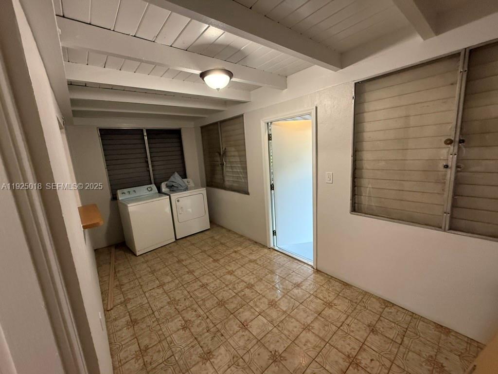 2459 NW 28th St Miami, FL 33142