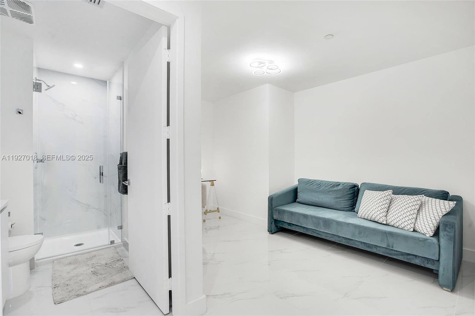 700 NE 24th St #2702 Miami, FL 33137