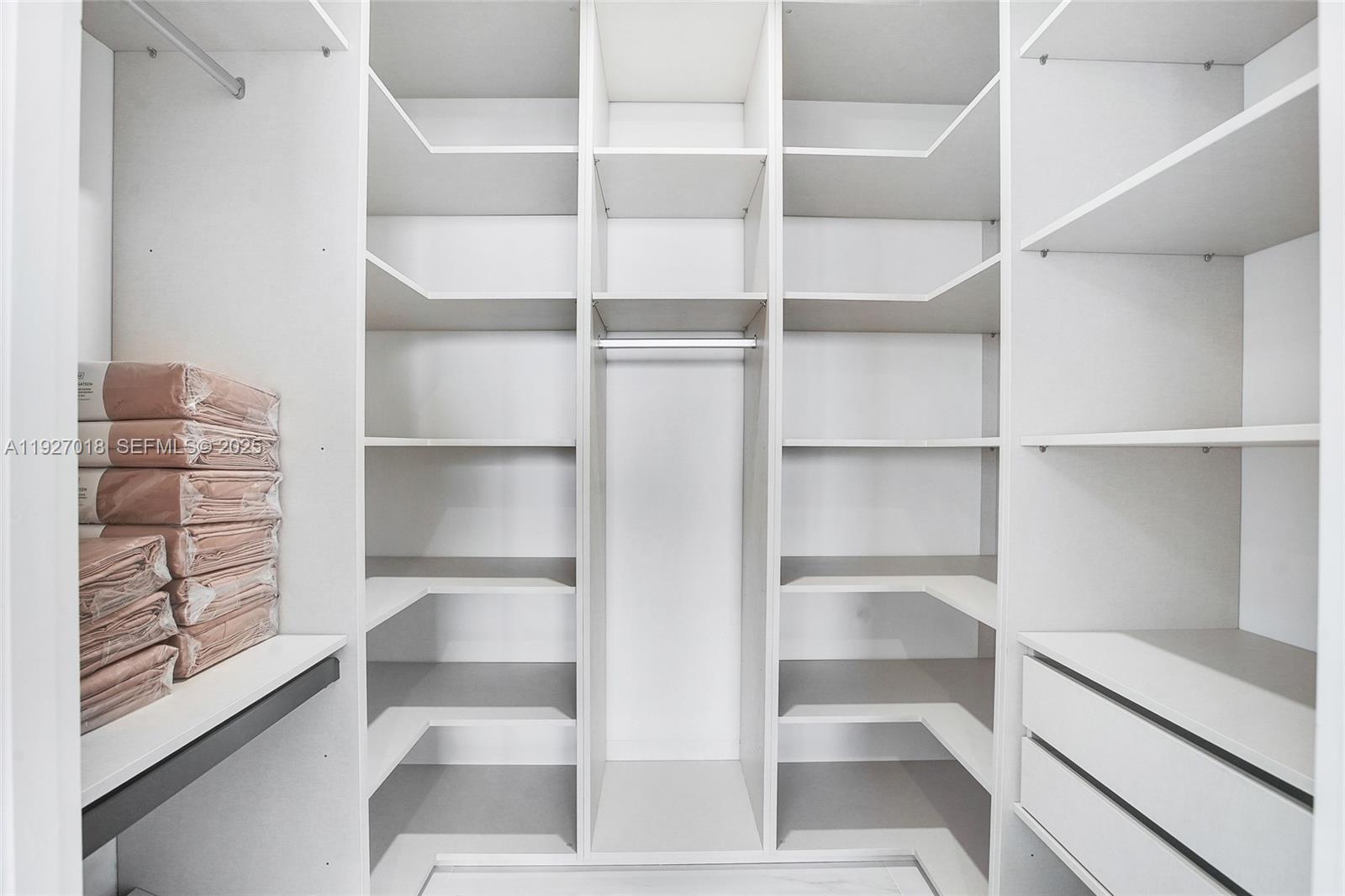 700 NE 24th St #2702 Miami, FL 33137