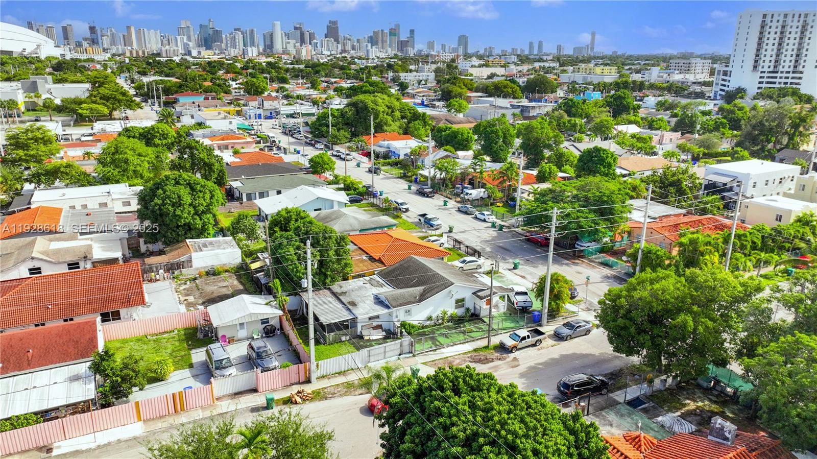 301 NW 23rd Ave Miami, FL 33125