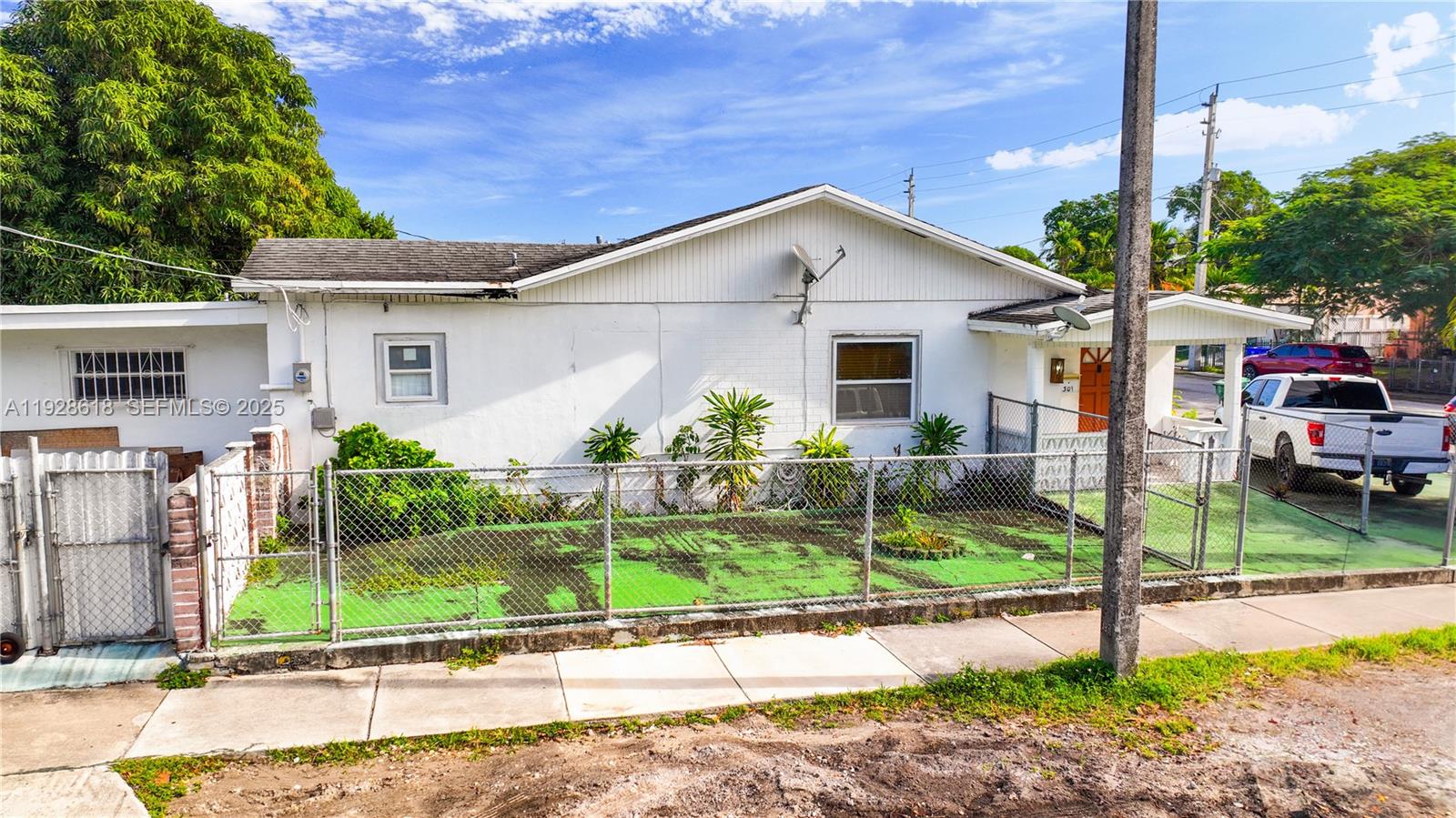 301 NW 23rd Ave Miami, FL 33125