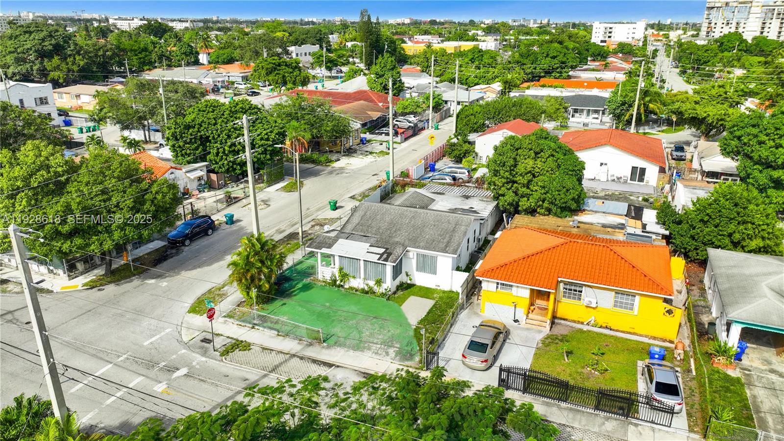 301 NW 23rd Ave Miami, FL 33125