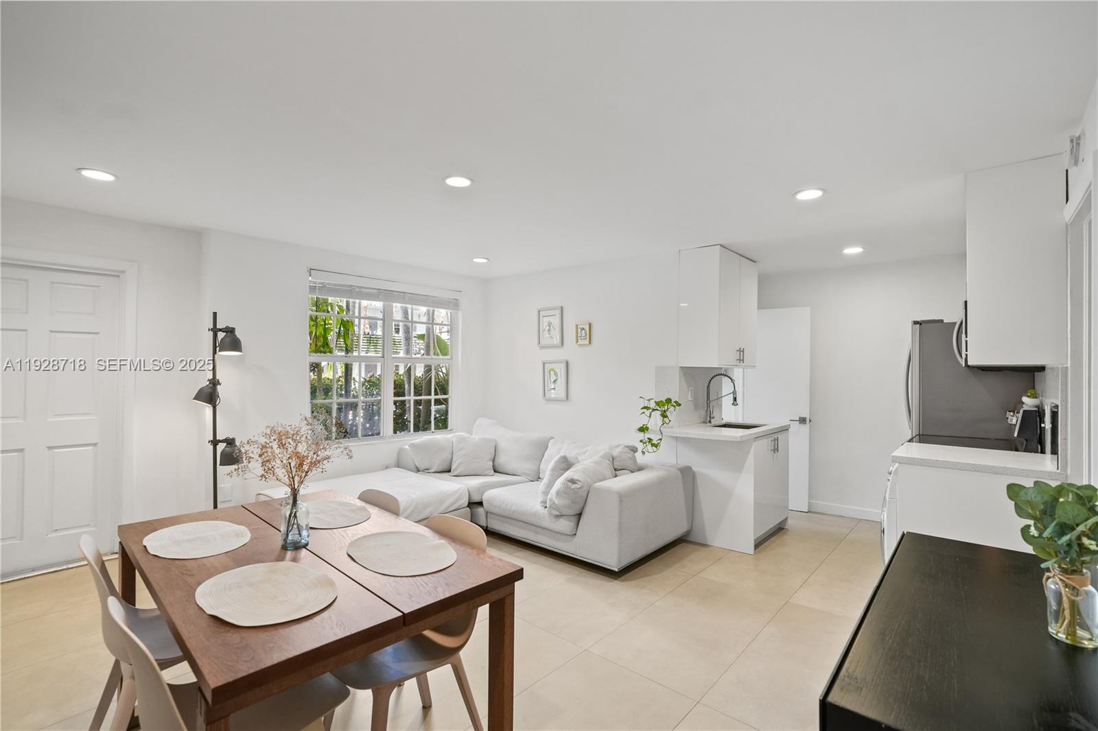 940 7th St #940B Miami Beach, FL 33139