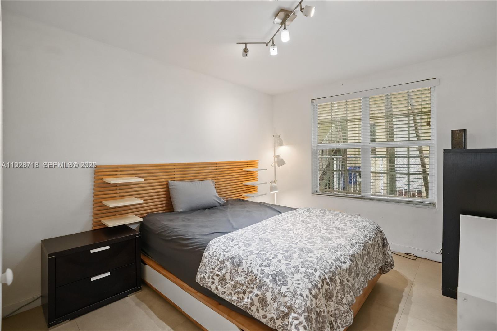 940 7th St #940B Miami Beach, FL 33139