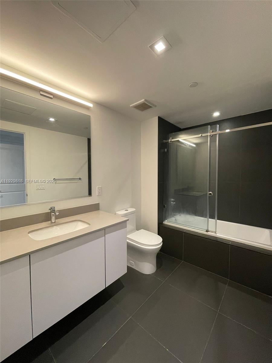 1600 NE 1st Ave #3202 Miami, FL 33132