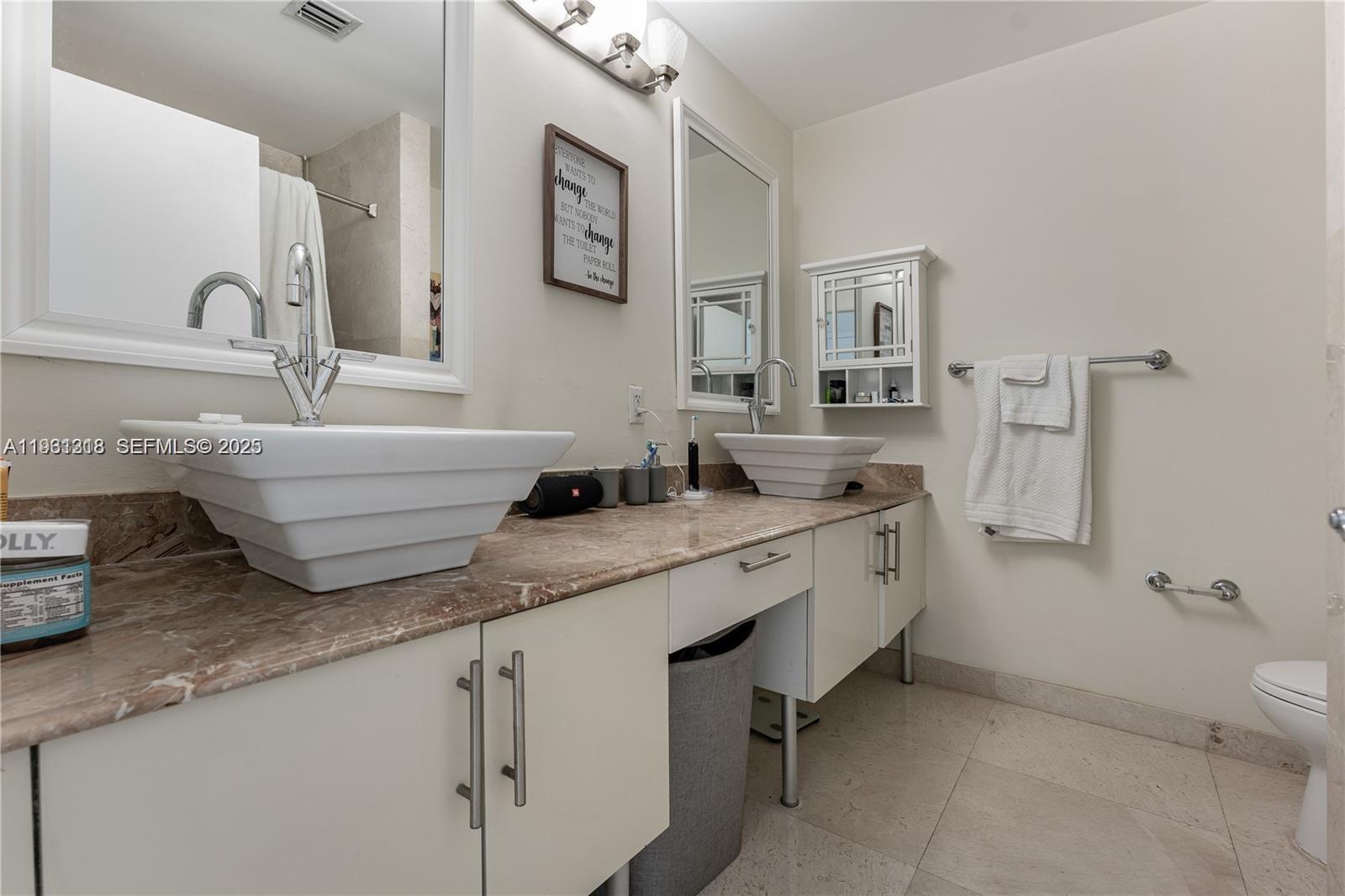 image Brickell on the River North12