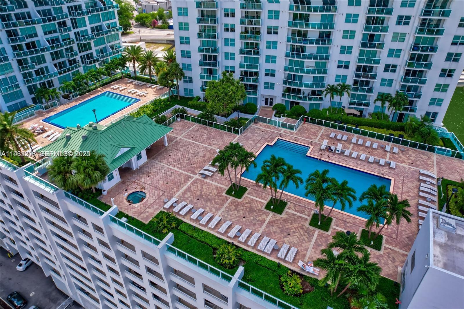 image Brickell on the River North28