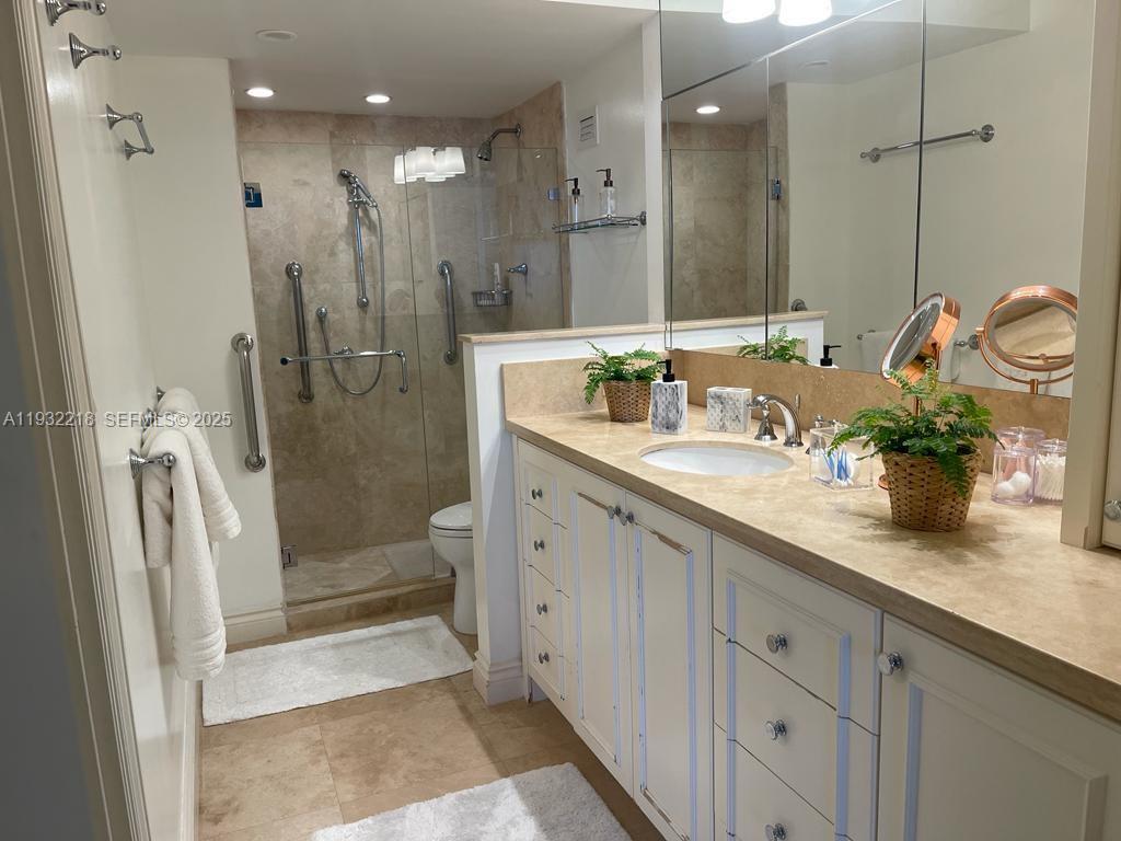 1111 Crandon Blvd #A504 Key Biscayne, FL 33149