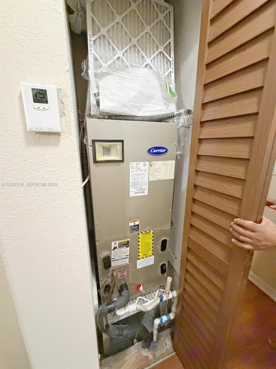 10877 NW 8th St Pembroke Pines, FL 33026