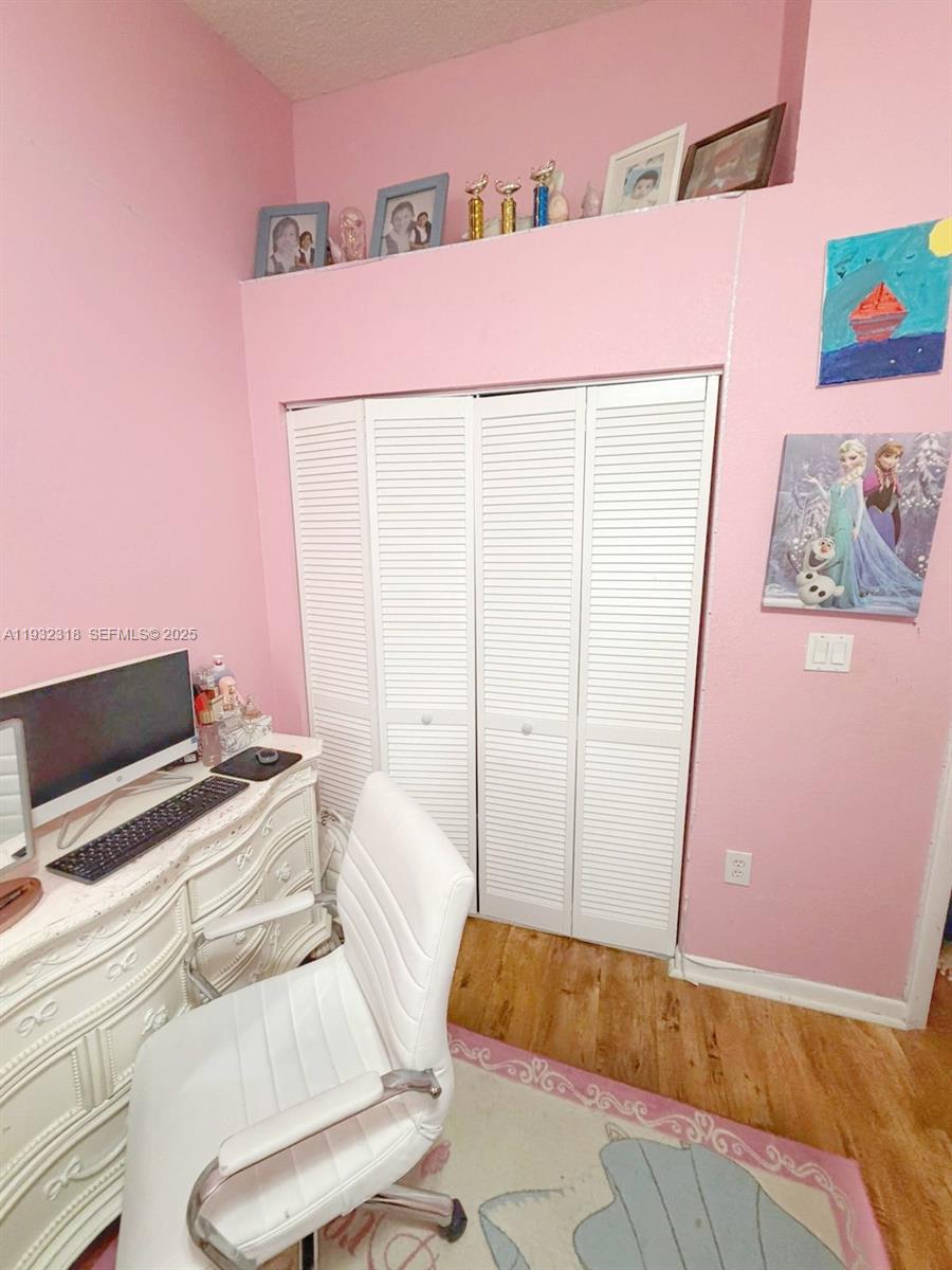 10877 NW 8th St Pembroke Pines, FL 33026