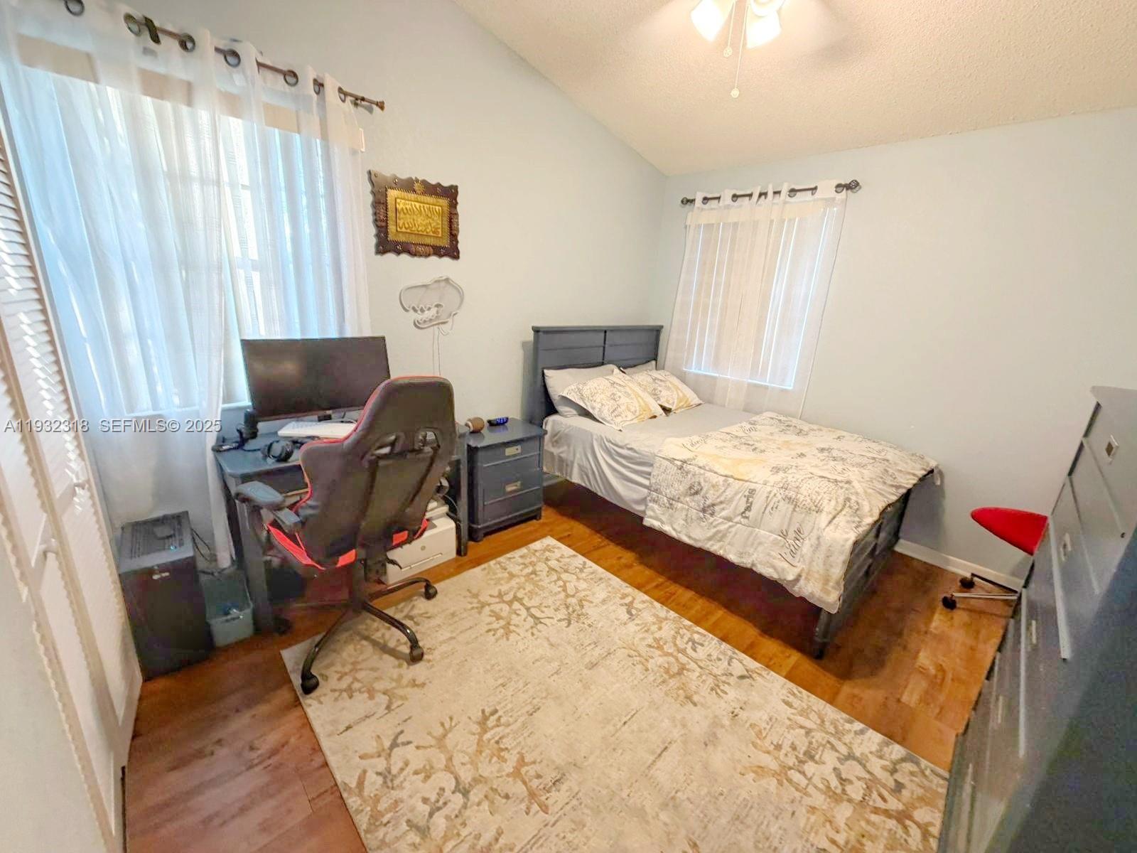 10877 NW 8th St Pembroke Pines, FL 33026