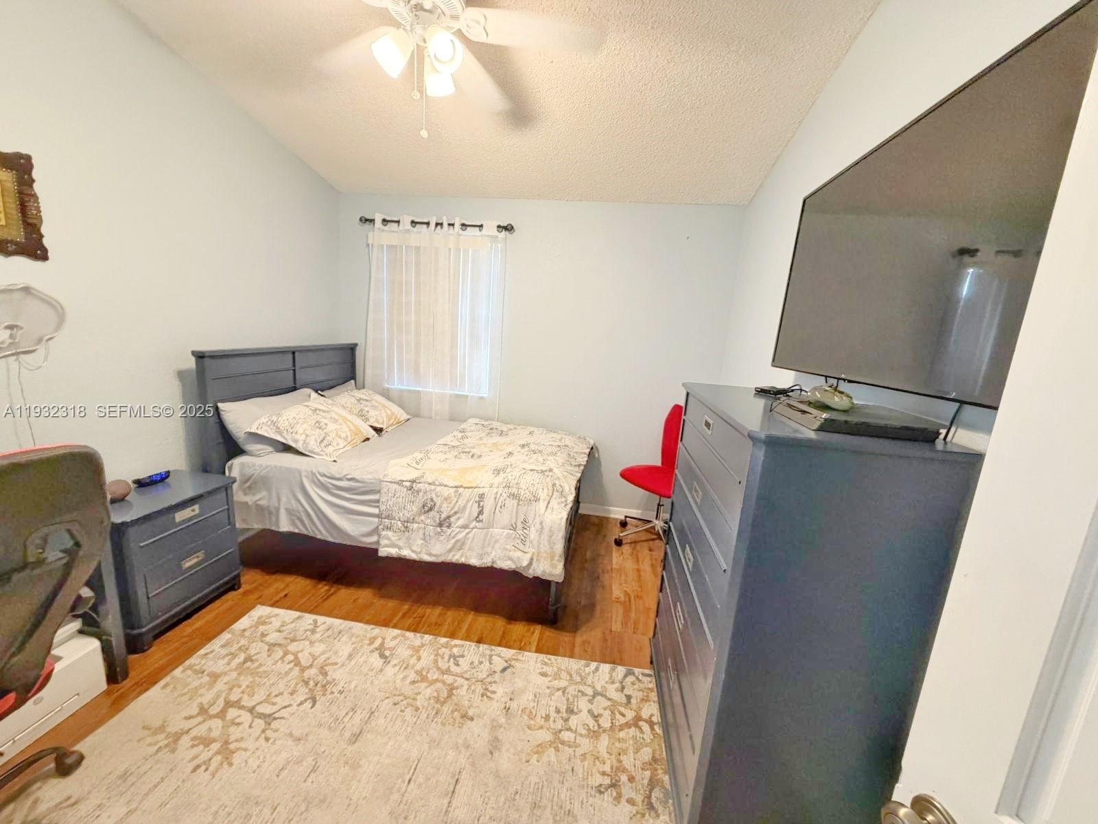 10877 NW 8th St Pembroke Pines, FL 33026