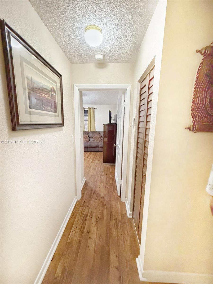 10877 NW 8th St Pembroke Pines, FL 33026