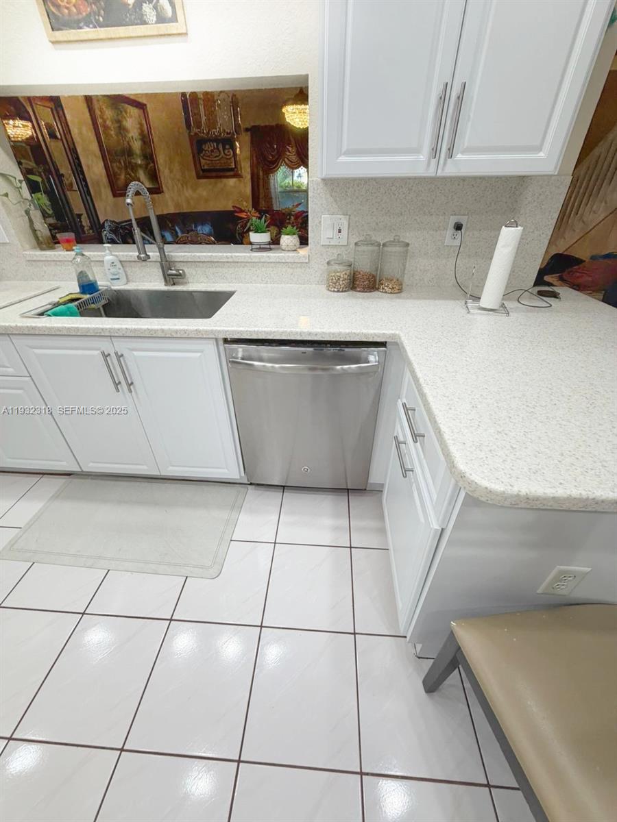 10877 NW 8th St Pembroke Pines, FL 33026