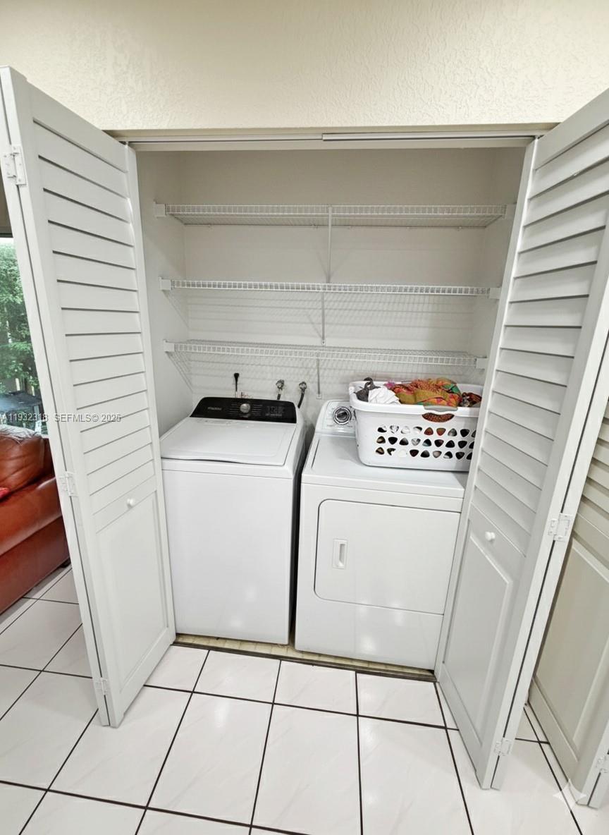 10877 NW 8th St Pembroke Pines, FL 33026