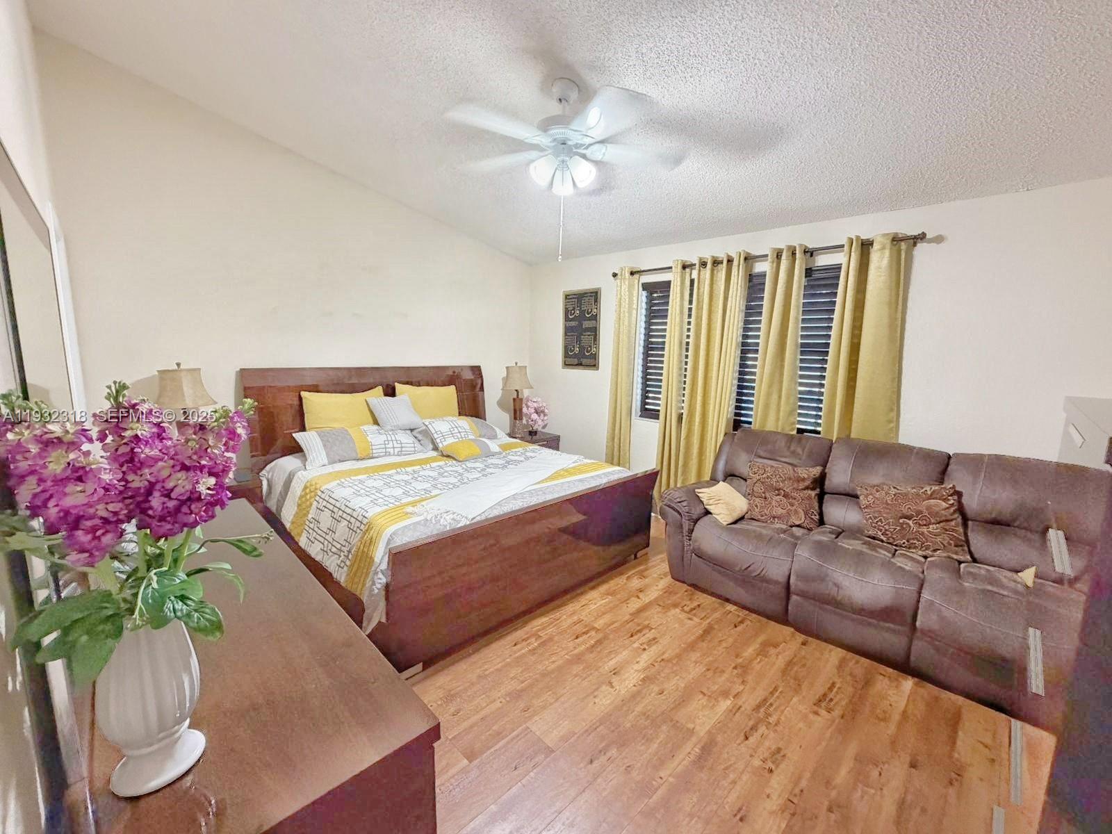 10877 NW 8th St Pembroke Pines, FL 33026