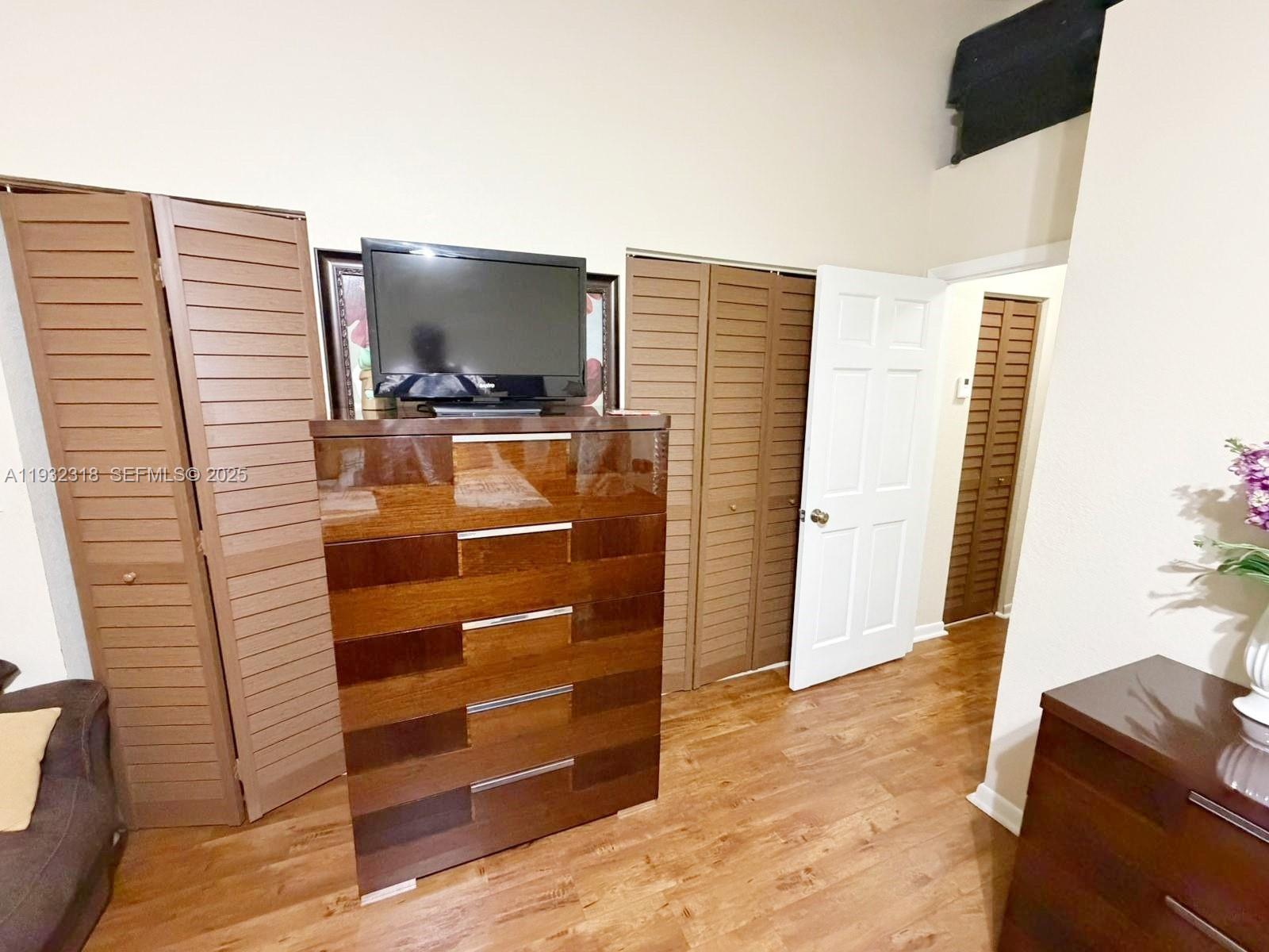 10877 NW 8th St Pembroke Pines, FL 33026