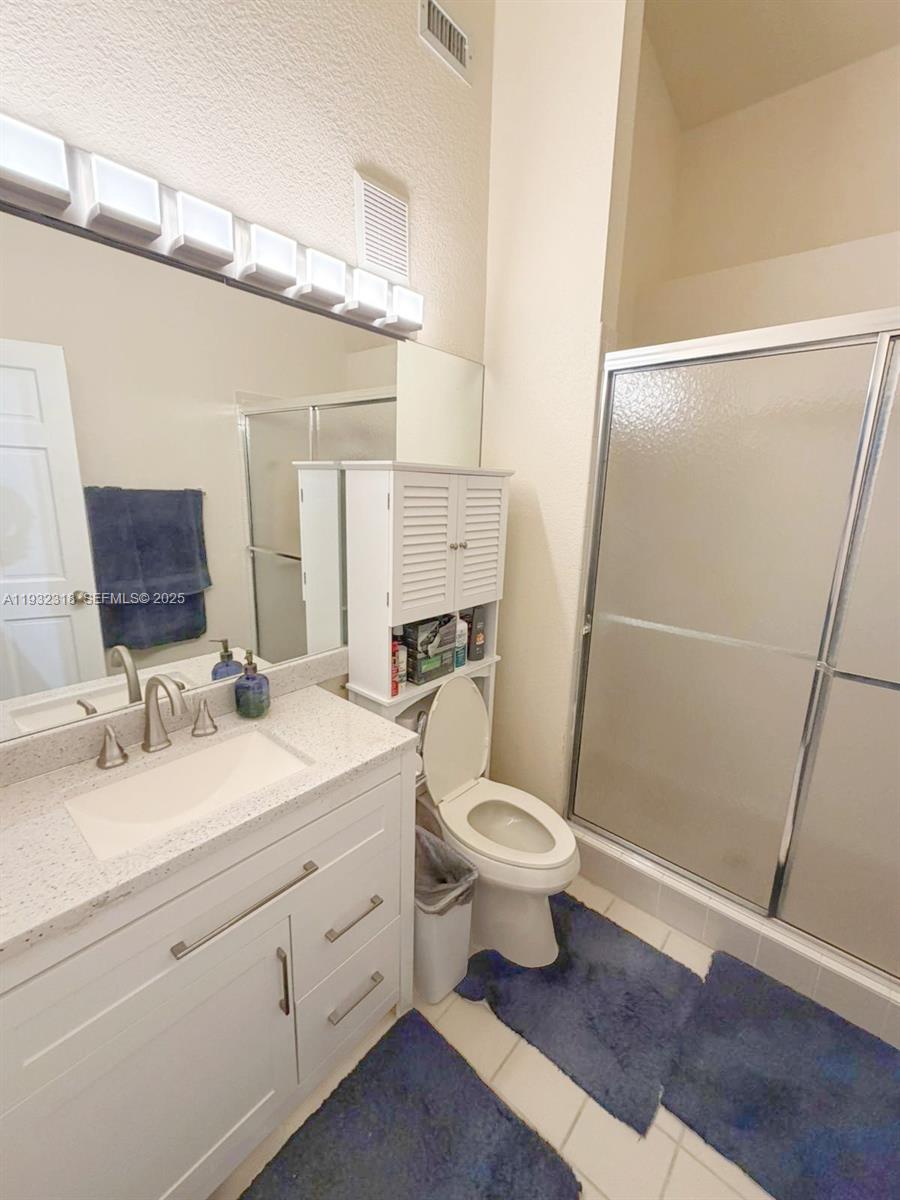 10877 NW 8th St Pembroke Pines, FL 33026