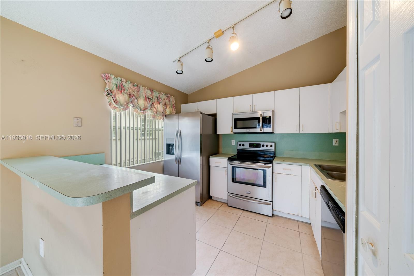16154 SW 85th St Miami, FL 33193