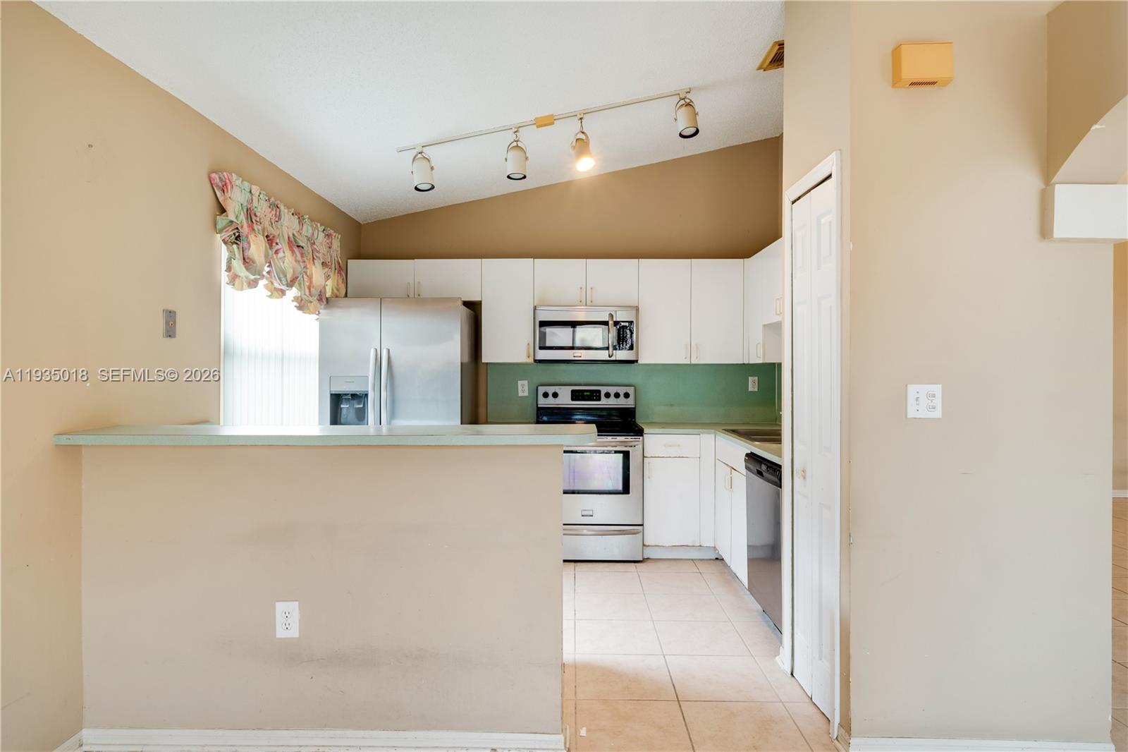 16154 SW 85th St Miami, FL 33193