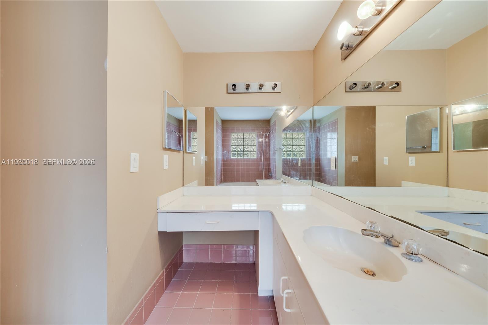 16154 SW 85th St Miami, FL 33193