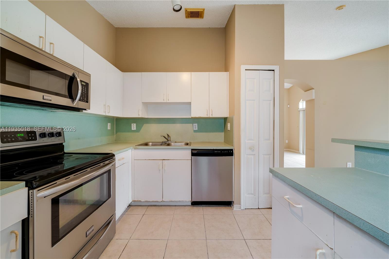16154 SW 85th St Miami, FL 33193