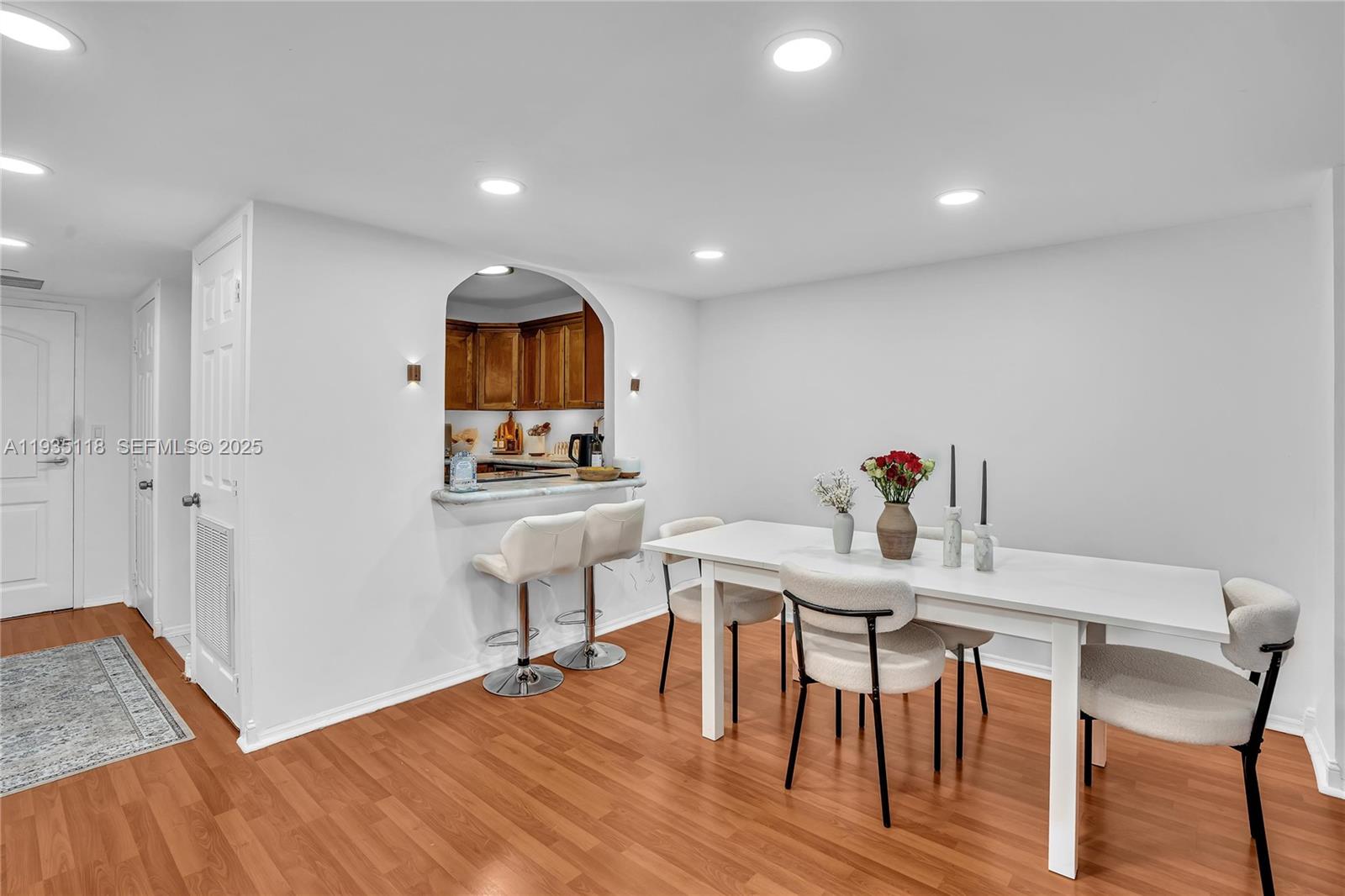 3675 N Country Clb Dr #410 Aventura, FL 33180